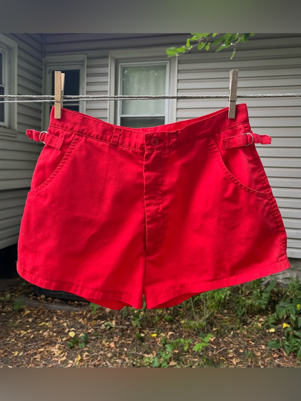 Vintage High-Waist Red Shorts with Side Tabs Size 25